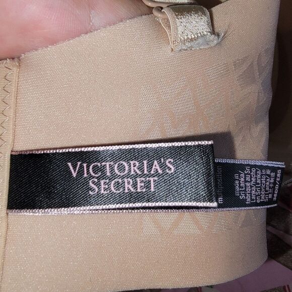 Victoria's Secret Multi Way Full Coverage Convertible underwire bra 38dd - Picture 7 of 8